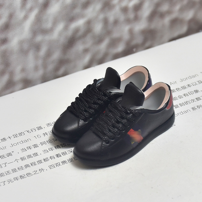 고대 작은 꿀벌 블랙