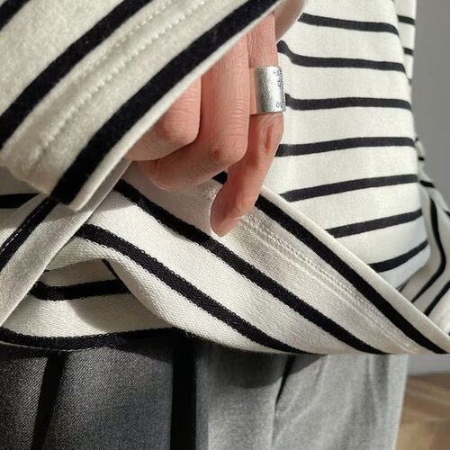 Striped T-shirt for Men - Spring and Autumn New Korean Style Loose Trendy Casual Matchable Crew Neck Long Sleeve T-shirt Underwear