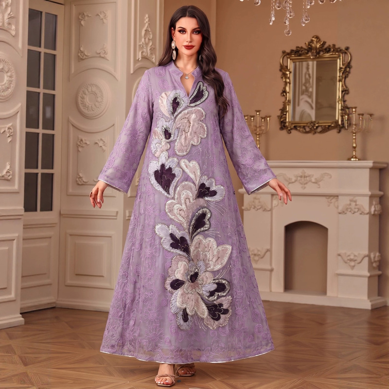 New V-neck embroidered velvet jacquard robe dress for women, elegant long-sleeved appliqué fashion dress New V-neck embroidered velvet jacquard robe dress for women, elegant long-sleeved appliqué fashion dress