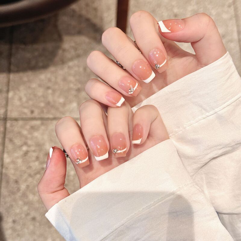 YI Wo Leng Extract Gem Hand-worn Armor Advanced French Nude Gentle Temperament White Manicure Patch YI Wo Leng Extract Gem Hand-worn Armor Advanced French Nude Gentle Temperament White Manicure Patch