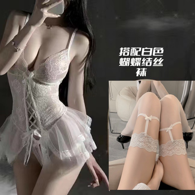 흰색 + 어울리는 스타킹