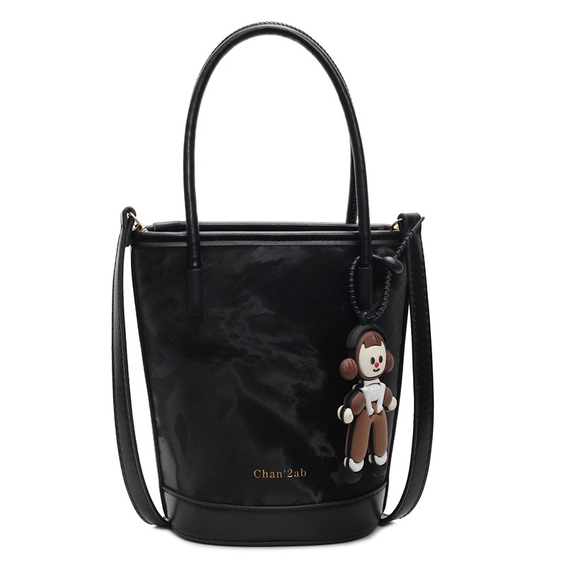 Tendencia versátil nicho de diseño de bolso de cubo de mano mujer 2025 nuevo estilo casual estilo extranjero sensación de alto hombro mochila