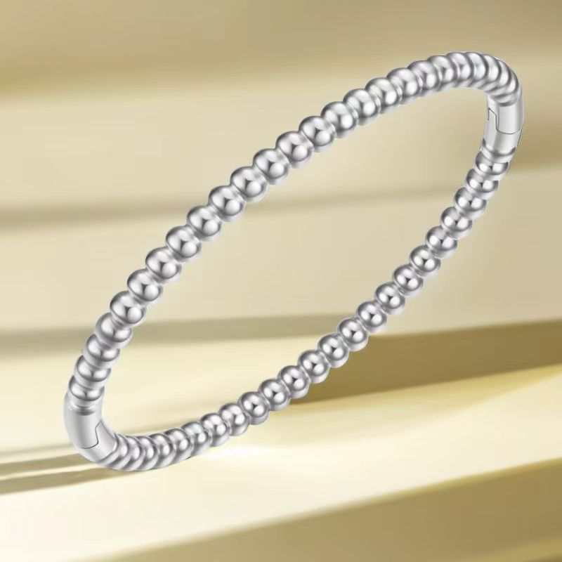 Pulsera de acero de titanio para niñas nicho de sentido de alto grado cielo estrellado no se desvanece Diamante-incrustado exquisito diamante ins estilo completo pulsera de diamantes