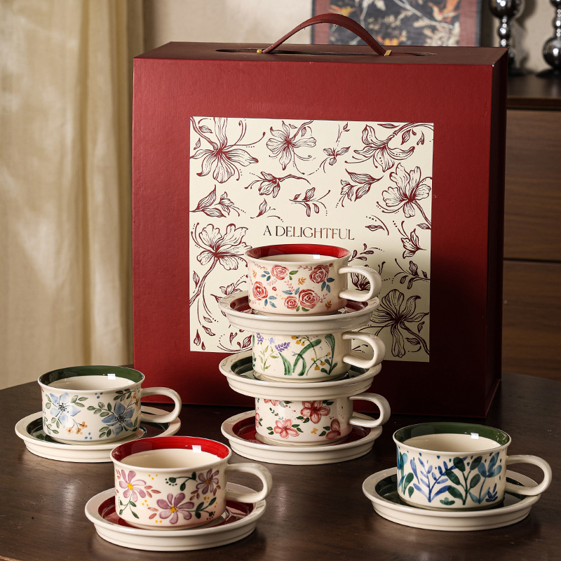 Juego de caja de regalo de taza y disco de café medieval finlandés, regalo, taza de cerámica de alto valor, festival retro de estilo pintado a mano