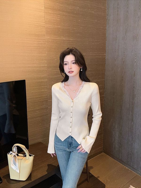 绝美别致上衣温柔独特蕾丝拼接针织衫女秋冬薄款修身v领打底衫女|undefined