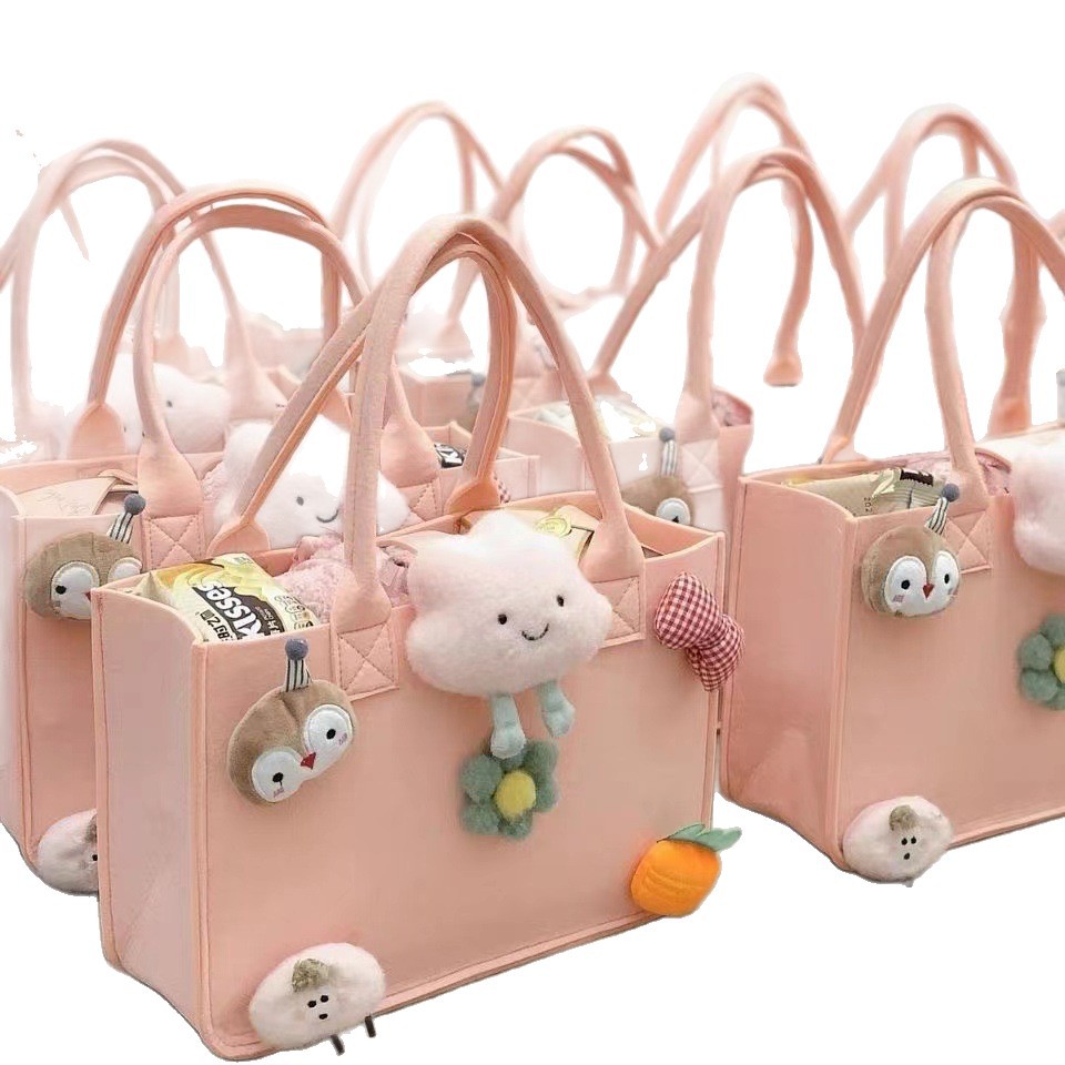 New Cute Felt Bag Handbag Cartoon Mummy Bag Hundred Days Banquet Gift Shopping Bag Children's Cartoon New Cute Felt Bag Handbag Cartoon Mummy Bag Hundred Days Banquet Gift Shopping Bag Children's Cartoon