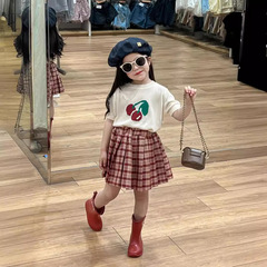 韓版童裝女童套裝2024夏裝繡櫻桃冰絲短袖針織上衣經典紅格百褶裙