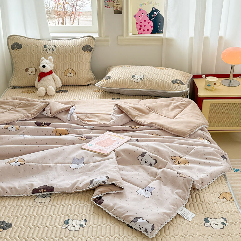 Estera de látex de seda de hielo de verano Juego de cuatro piezas de edredón fresco de verano 2025 nuevo edredón de aire acondicionado cama de dormitorio juego de cuatro piezas de edredón de verano