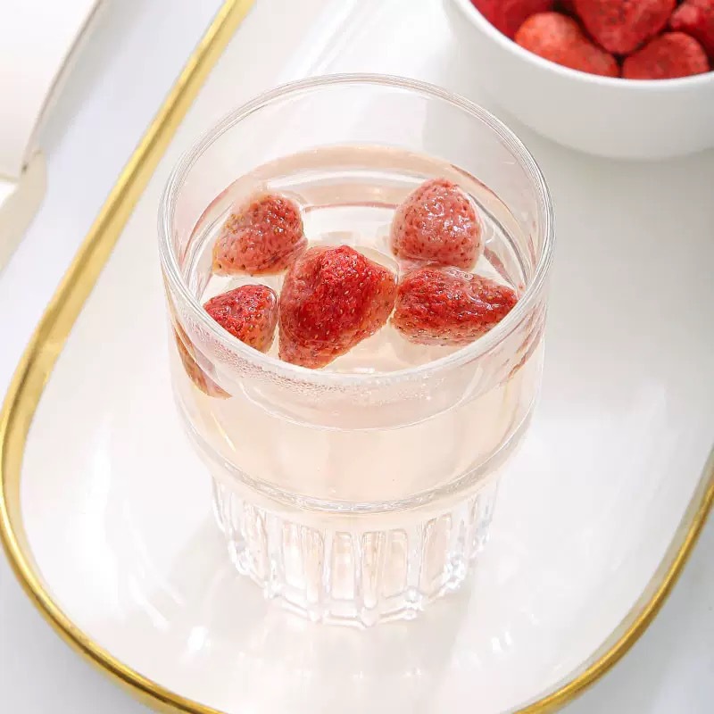 Freeze Dried Strawberry Pieces 500g Fruity Herbal Tea Ingredient for Blends and Culinary Use specifications