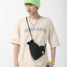 б������n����������С�������ڴ��֙C��Ů�p�������μ�С�����