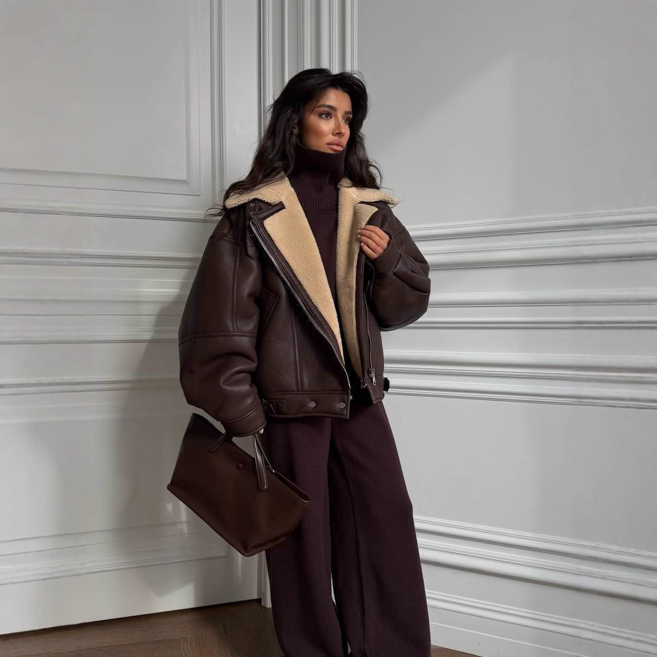 Completo composto da maglione oversize con collo alto e pantaloni larghi e fluidi - Completo due pezzi morbido da donna per autunno inverno in grigio, marrone e beige | S/M/L_voghion.com