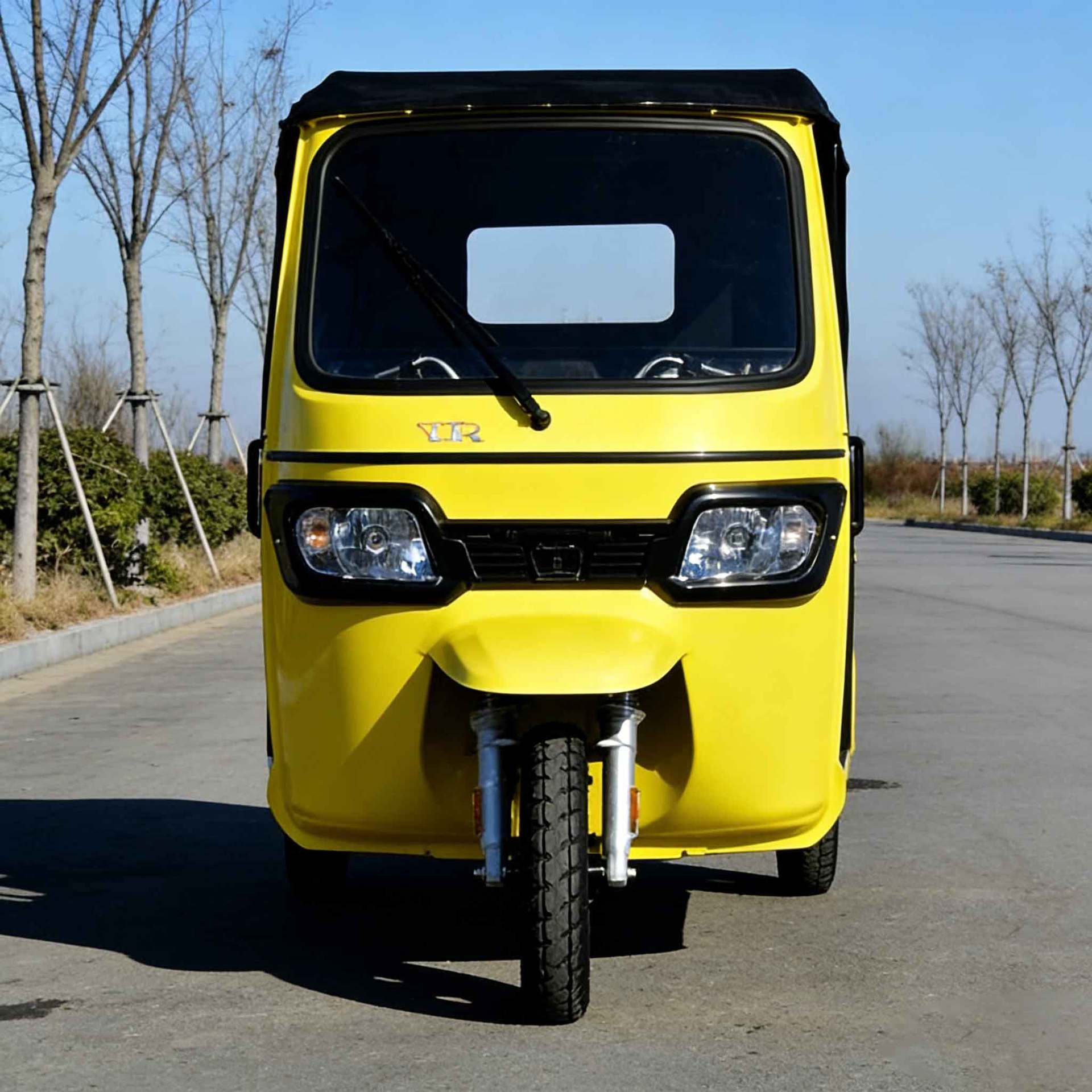 Fuel-powered tricycles for passenger transportation, foreign trade export, tuktuk, Southeast Asia, India, passenger-hauling operations, cross-border
