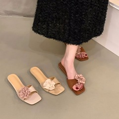 粗跟绒面花朵一字拖鞋女鞋子外穿2025新款夏季法式凉拖配裙子凉鞋