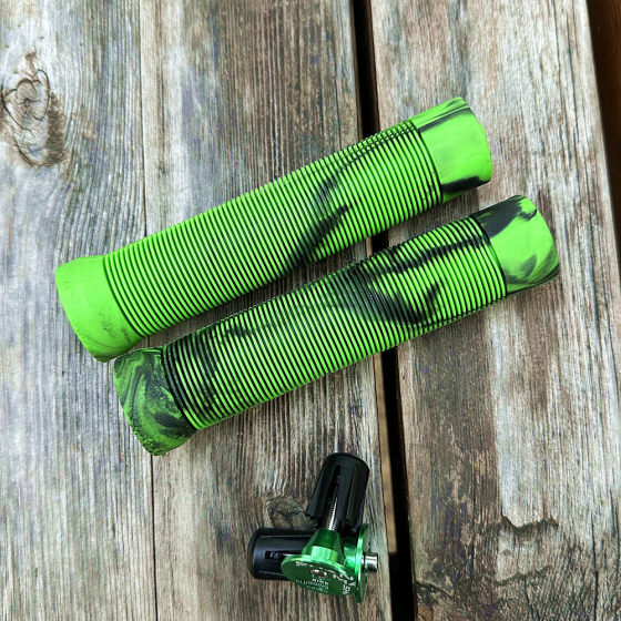 Universal Striped Mixed Color Bicycle Handle Cover Rubber Non-slip Swallow Handle Soft Riding Accessories Bicycle Mountain Bike Grip