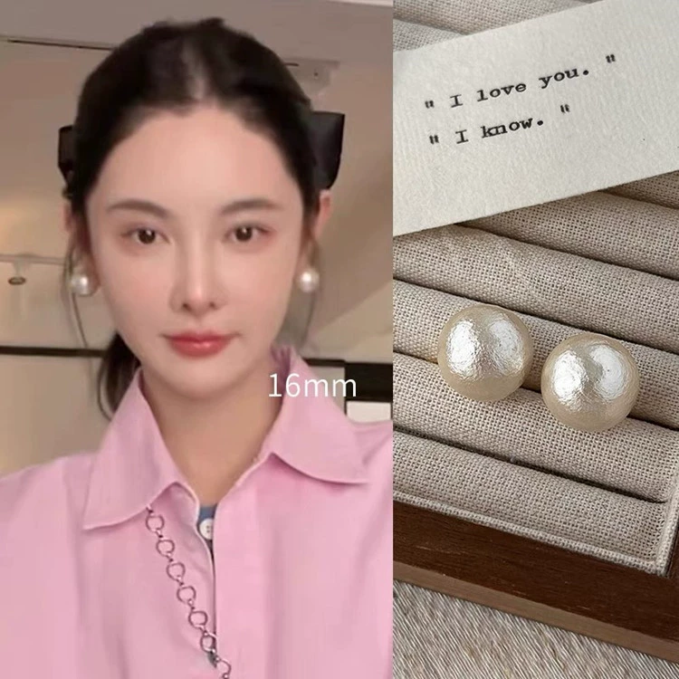 Retro earrings from pearl, champagne color, light luxury style, high-quality style