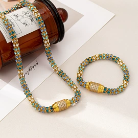 项链;耳环;手链