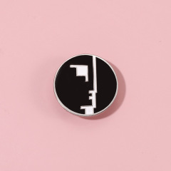 速賣通新款圓形黑色胸針創意個性朋克風金屬徽章紀念搭配服裝配飾