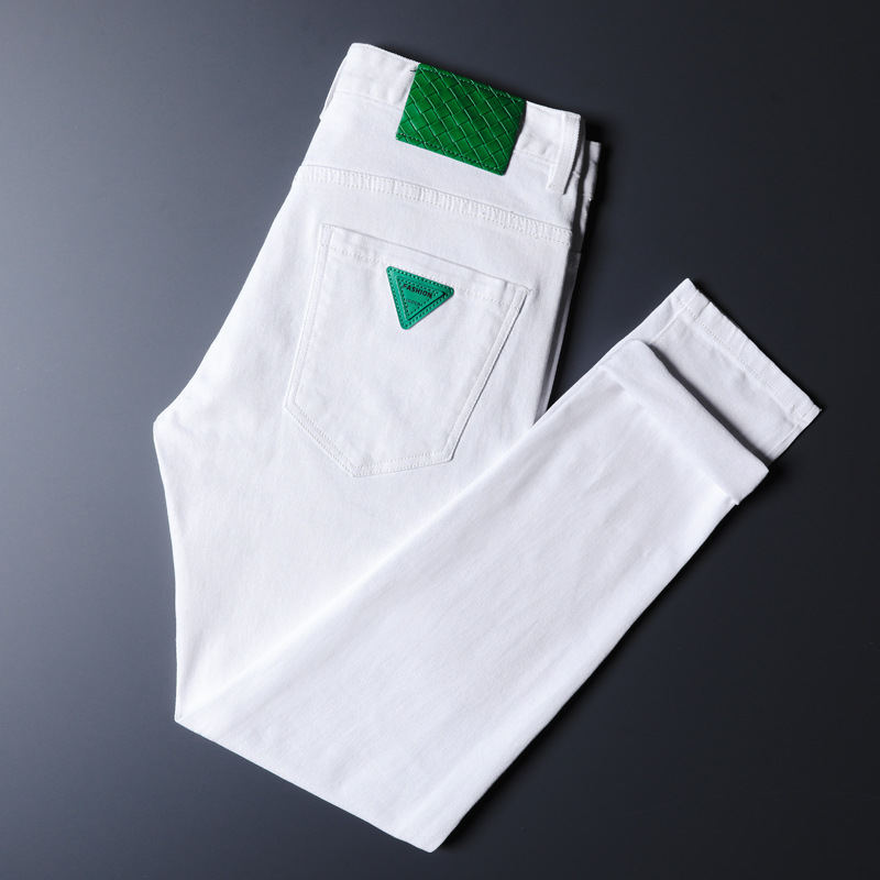 Schlanke Füße im Frühling und Herbst, Jeans im Sommer, Herbst und Winter sind vielseitig und die vier Jahreszeiten sind weiße und weiße Schuhe_voghion.com