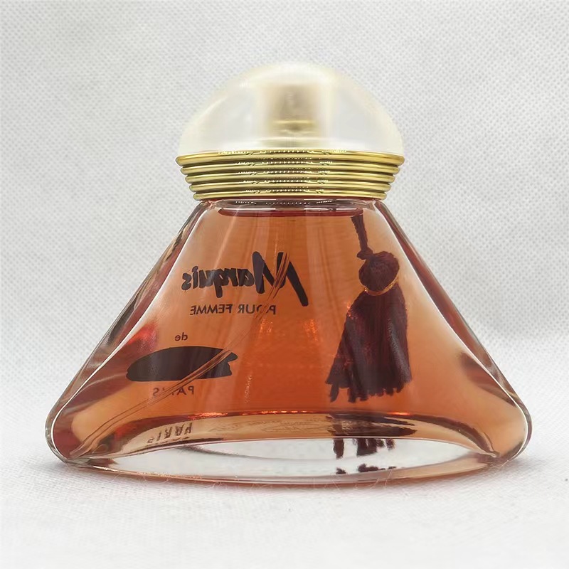 Luxe arabisch damesparfum met rode fluweel afwerking klassiek_voghion.com