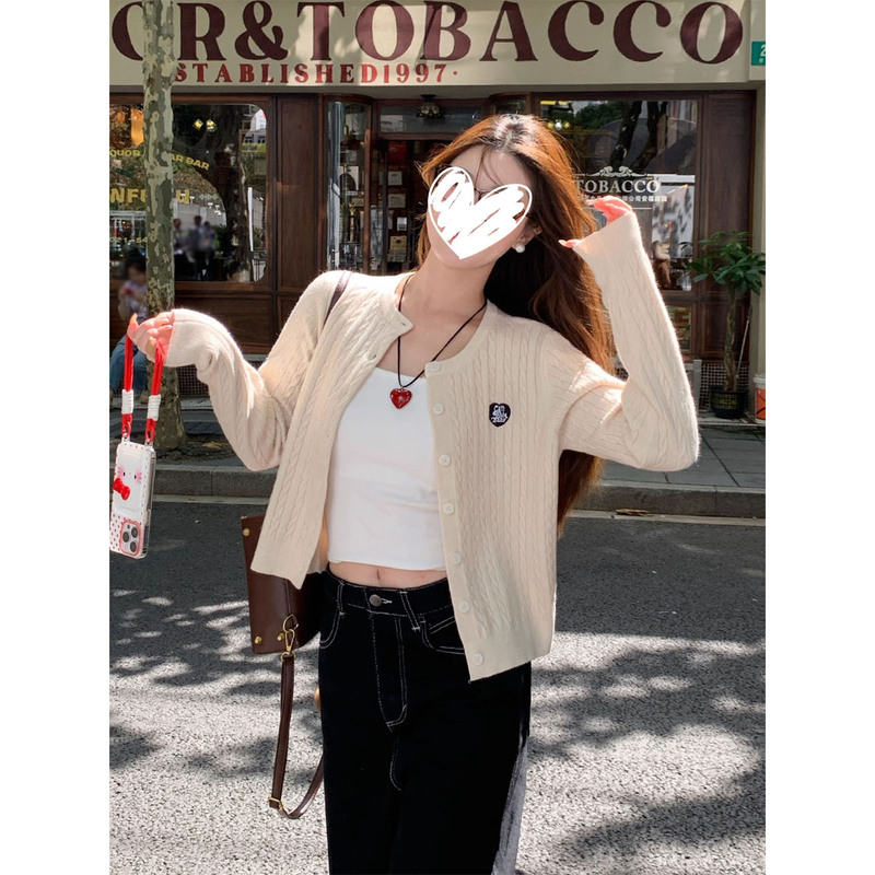 2025早秋新款设计感多巴胺刺绣针织开衫外套女高级感短款上衣穿搭|undefined
