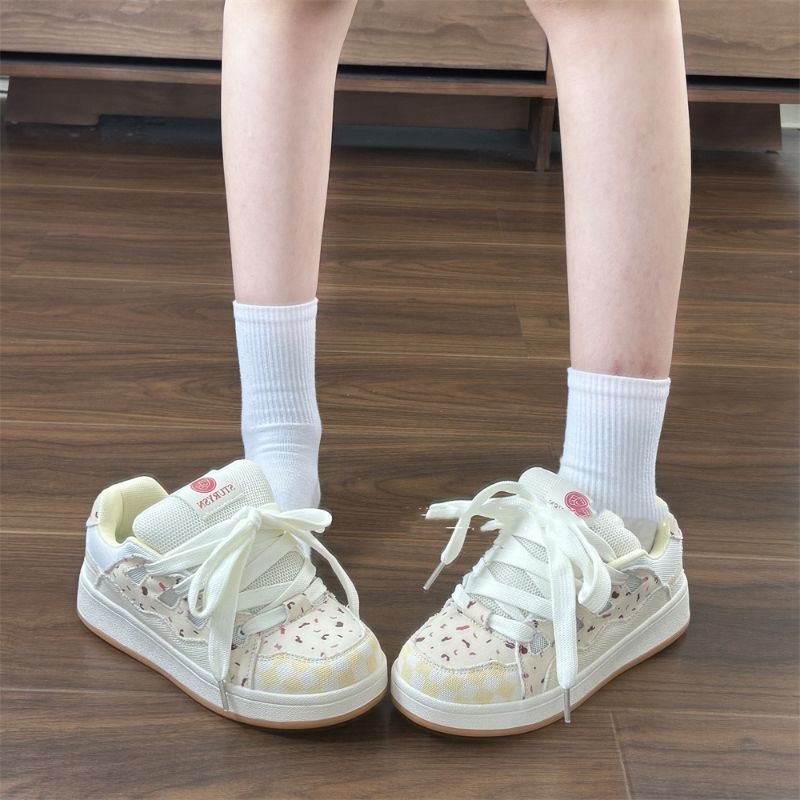 Zapatos de pan clásicos de estilo de Hong Kong con suela gruesa zapatos de skate casuales de nicho para mujeres 2024 otoño nuevos zapatos casuales deportivos