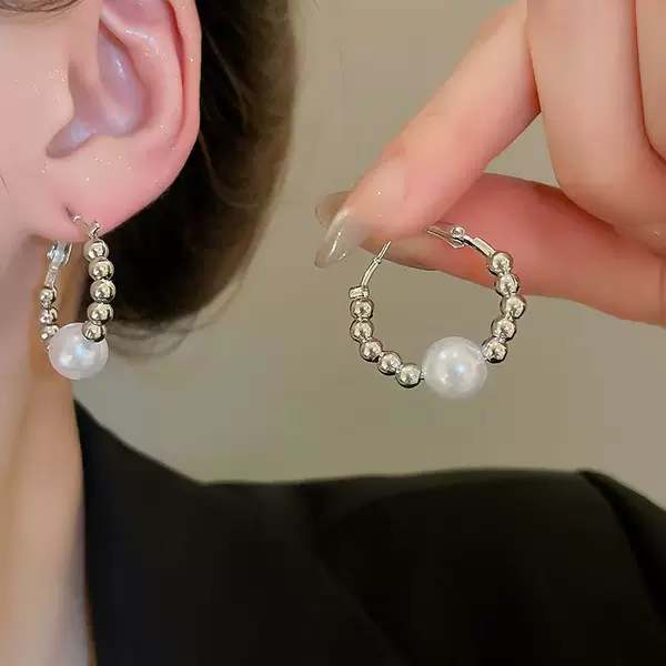 New Style Pearl Earrings for Women, Light Luxury, High-End, Niche Design, Versatile and Elegant Earrings