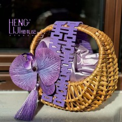 藤編みのかごの紫色の喜糖の箱のお土産のギフトボックスのメーカーは結婚のお土産を供給します。