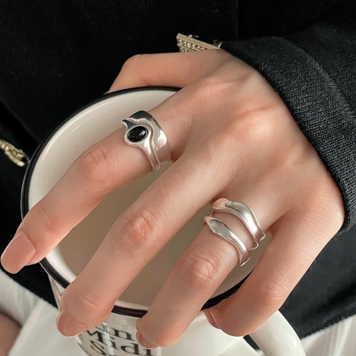 Sweet and Cool Double Black Elliptical Zirconia Ring for Women, Personality Fashion Hip-Hop Creative S925 Silver Open Finger Ring Trend