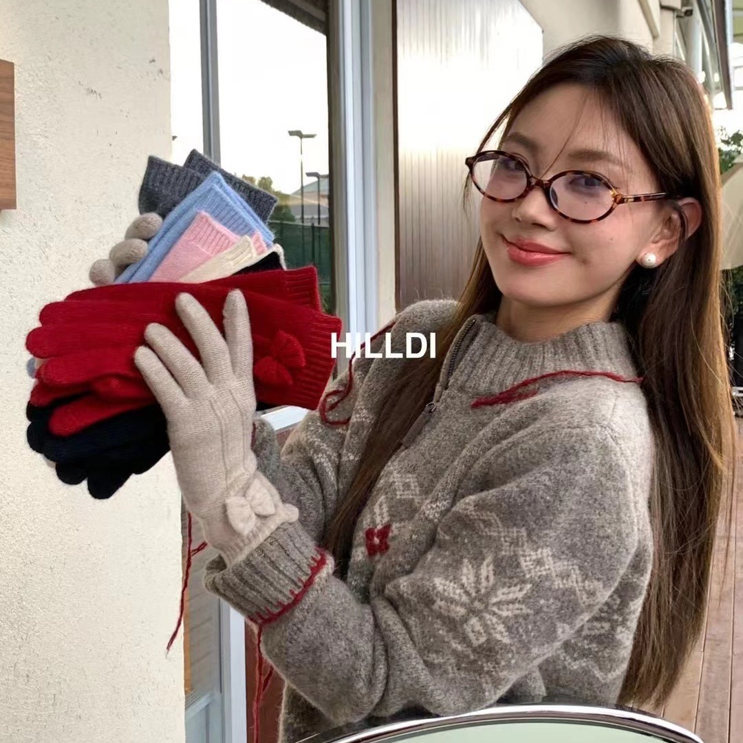 Keep warm gloves with bow