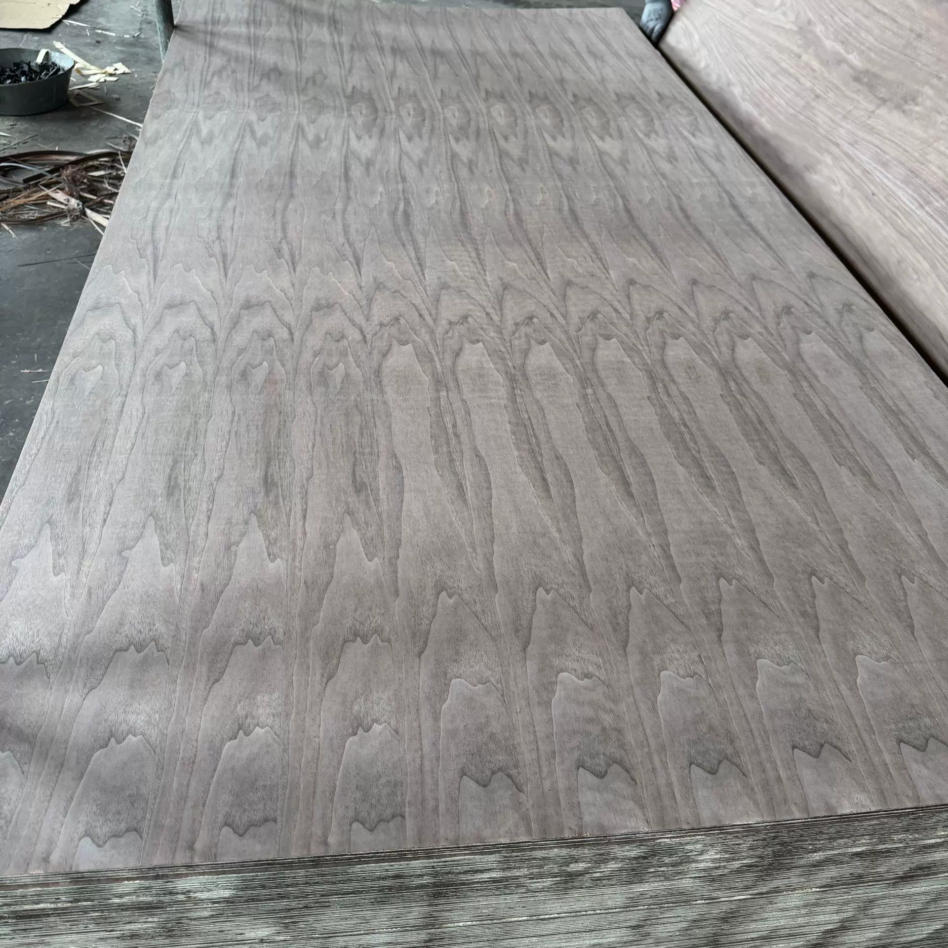 黑胡桃花纹贴面板5mm杨木芯胶合板AA装饰多层板家具板橱柜木板材