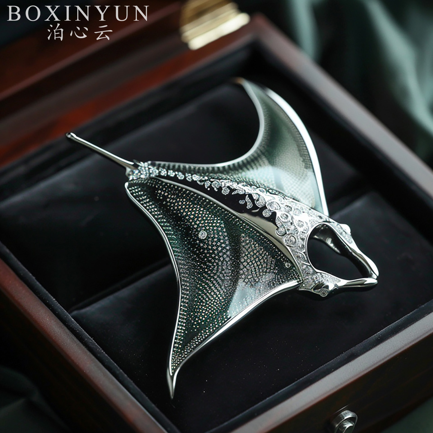 Boshin Cloud Original Design Manta Ray Brooch New High-Quality Diamond-Encrusted Accessories Unique and Good-Looking Gifts