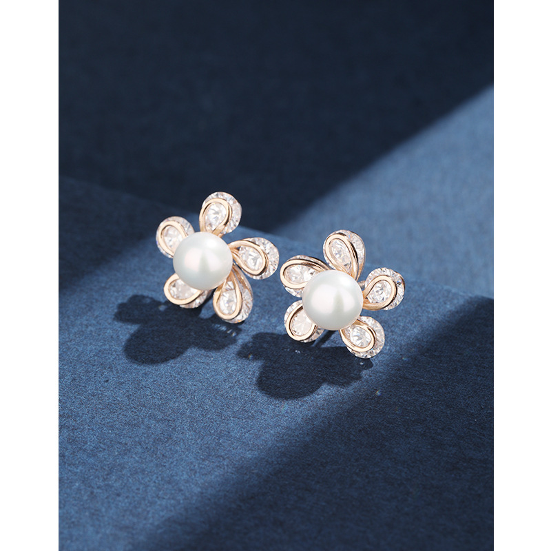 Pendientes de perlas de agua dulce de flores de circón de alta gama Pendientes de diseño de nicho de plata de ley 925 para mujer Pendientes de lujo ligero
