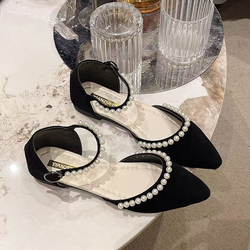 2026 primavera y verano nuevas sandalias de estilo de hadas con falda de mujer suave perla vacía con sandalias