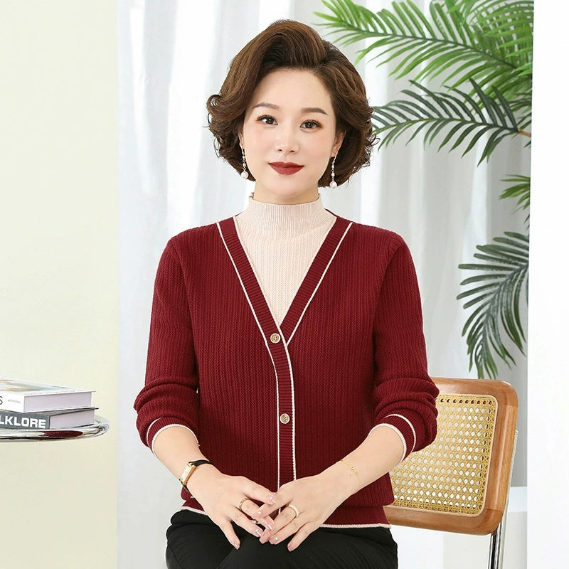 Мама средних лет осенняя рубашка с половинным воротником, нижняя рубашка среднего и пожилого возраста