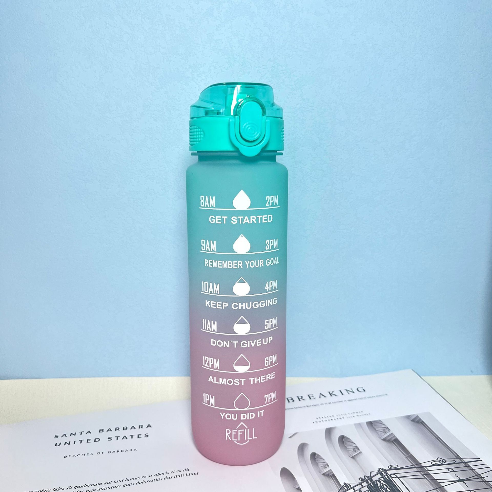 Fábrica en stock 1000ml gradiente bebida directa moda deportes al aire libre taza de agua con escala elevación cuerda paja rebote taza