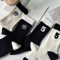 Tea flower women's Korean version embroidery mid-calf ins trendy JK girl Japanese style minimalist black and white personalized summer socks