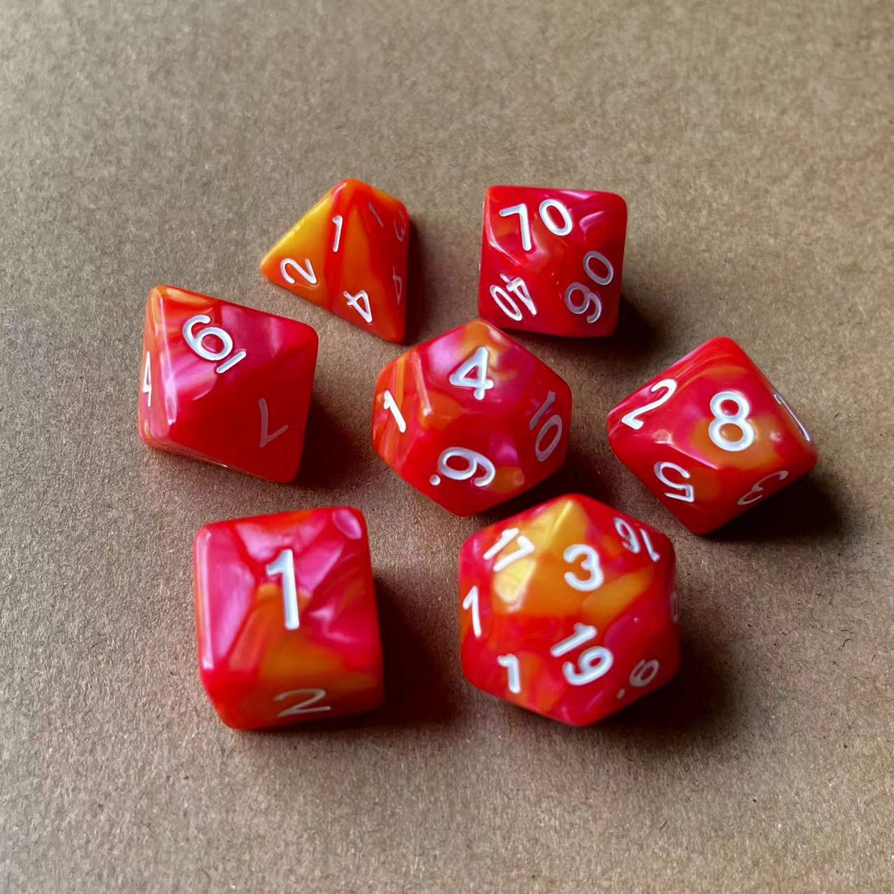 Juego de dados multicolores de dos colores, suministro transfronterizo, juego de 7 piezas, juego de tamiz digital, los dados de juego se pueden combinar