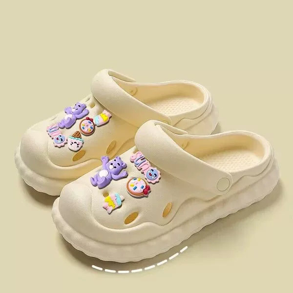 8888 Wavy Pattern-Raising Hand Bear White