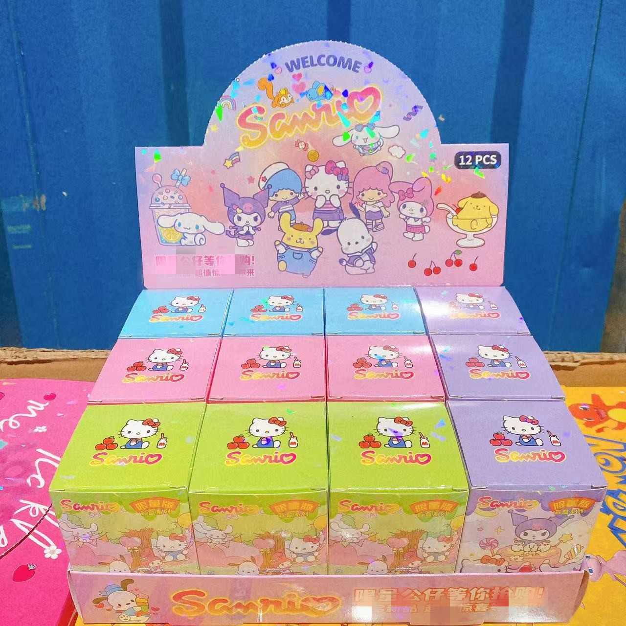 Nuevo llavero de caja ciega 12 en llavero de muñeca de dibujos animados para niños regalos de juguetes alrededor de la escuela al por mayor