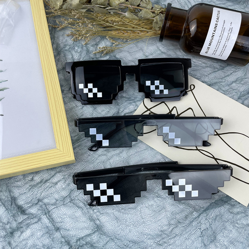 Glasses de mosaico cuadrado, personalidad de píxeles de dos dimensiones, gafas de sol divertidas, gafas de sol de mosaico de doble fila. image 1