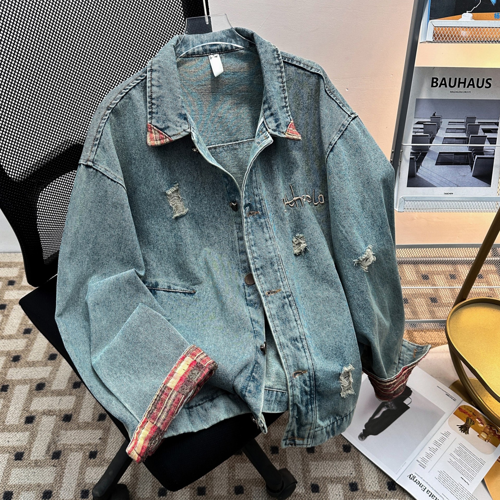 Giacca in denim retrò, lavata, invecchiata, ricamata, da uomo, alla moda, ampia, patchwork_voghion.com