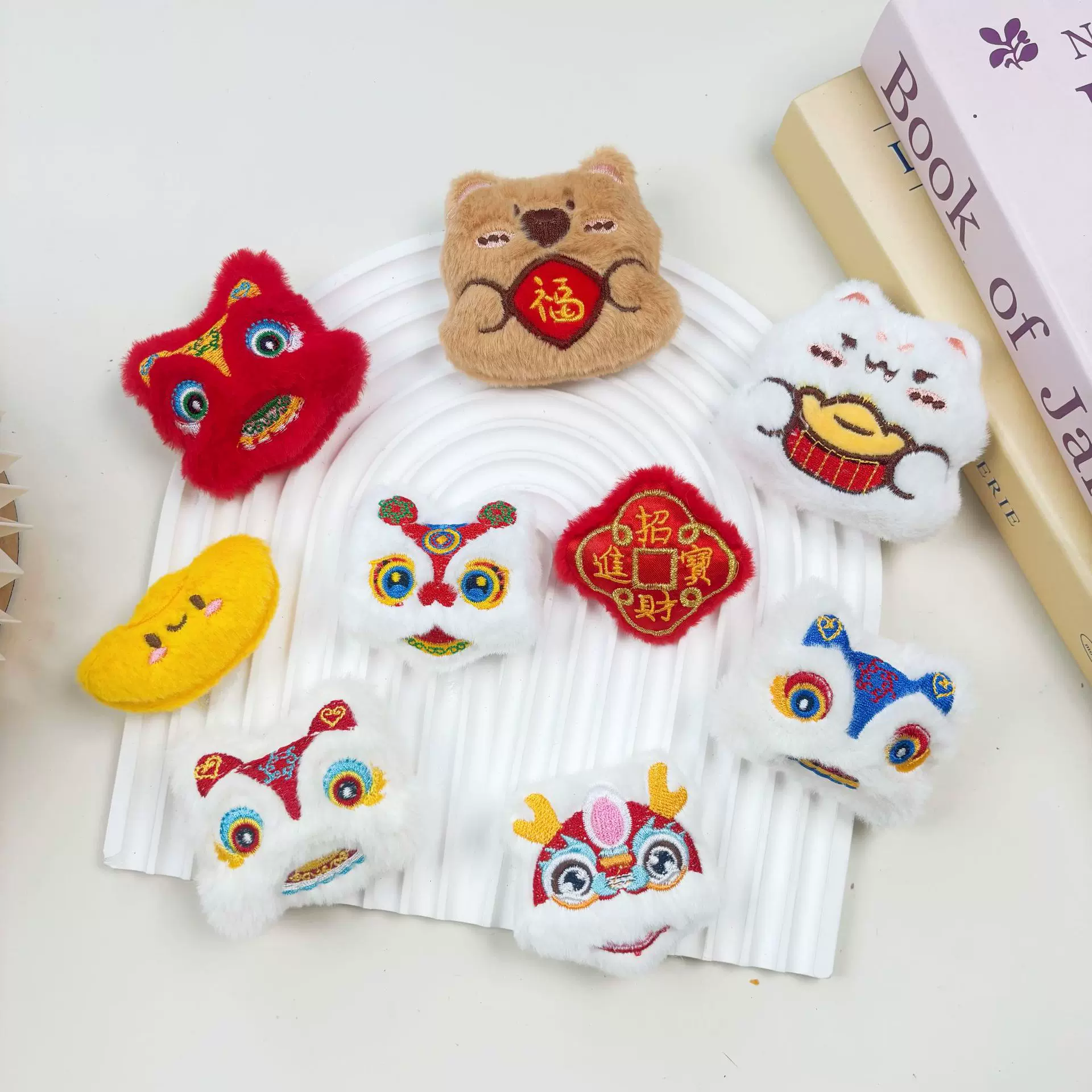 新年喜庆醒狮胸针可爱装饰毛绒狮子元宝招财进宝服饰鞋袜礼盒配饰