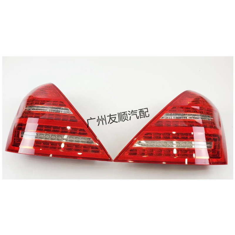 Applicable to Mercedes-Benz W221 S300 S350 rear tail light brake light A2218201364 A2218201464