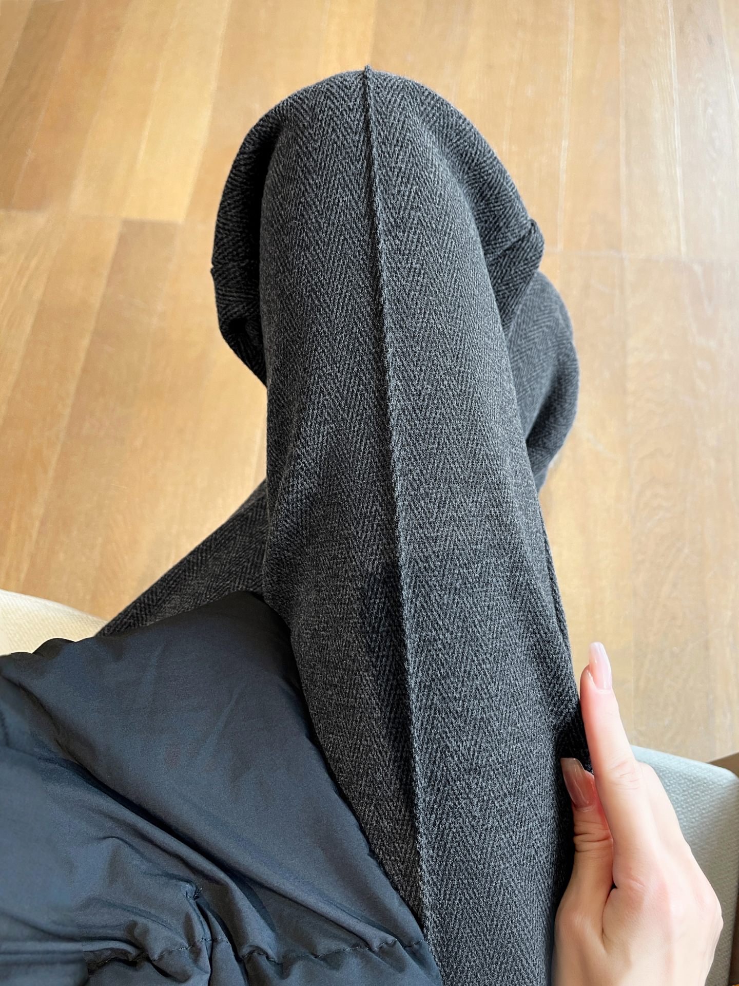Pantalones de cimeta delgados 2026 nuevos populares este año, pantalones de lana delgados con estampado de hombre pequeño image 4