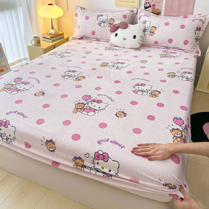 Nuevo Sanrio coolomi leche de terciopelo sábana ajustable de tres piezas conjunto Otoño e Invierno engrosada terciopelo de coral de dibujos animados colchón cubierta protectora