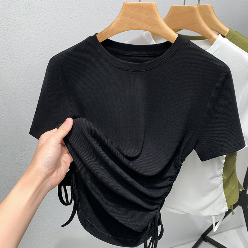 Camiseta de manga corta acanalada para mujer, nuevo estilo 2025, color liso, cuello redondo, cintura elástica fruncida con cordón, venta al por mayor