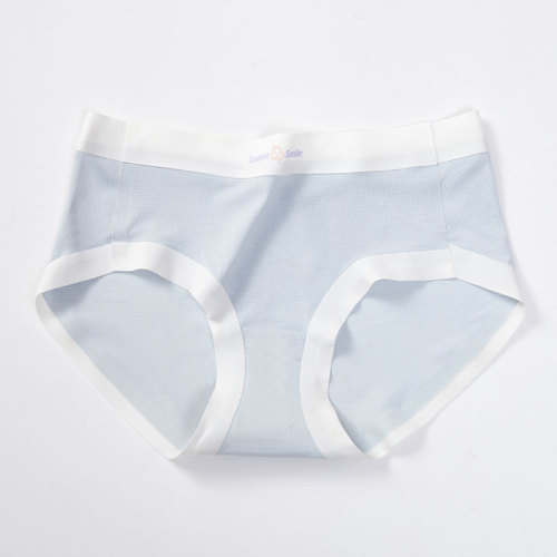 Summer Ice Silk Cool Feeling Girls' Underwear Initial and Primary School Students Thin Invisible Mulberry Base Anti-Bacterial Girls' Triangle Pants