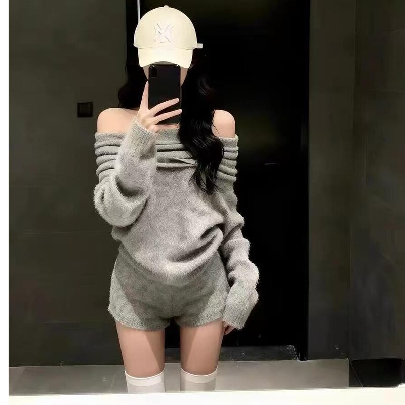 Women's mink fur sweater set, autumn and winter one-shoulder long-sleeve knitted top, pure and elegant high-waisted shorts, two-piece set