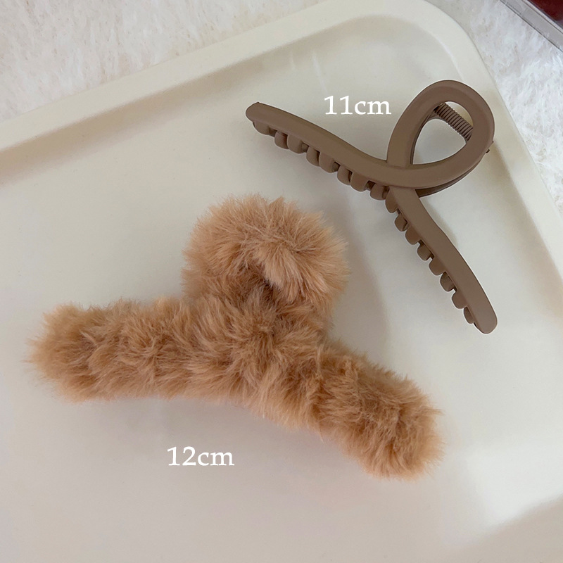 Corea del Sur nuevo Dongdaemun conejo de piel grande clip de pelo de felpa clip de pelo de la espalda de la cabeza horquilla de tiburón clip de horquilla femenina
