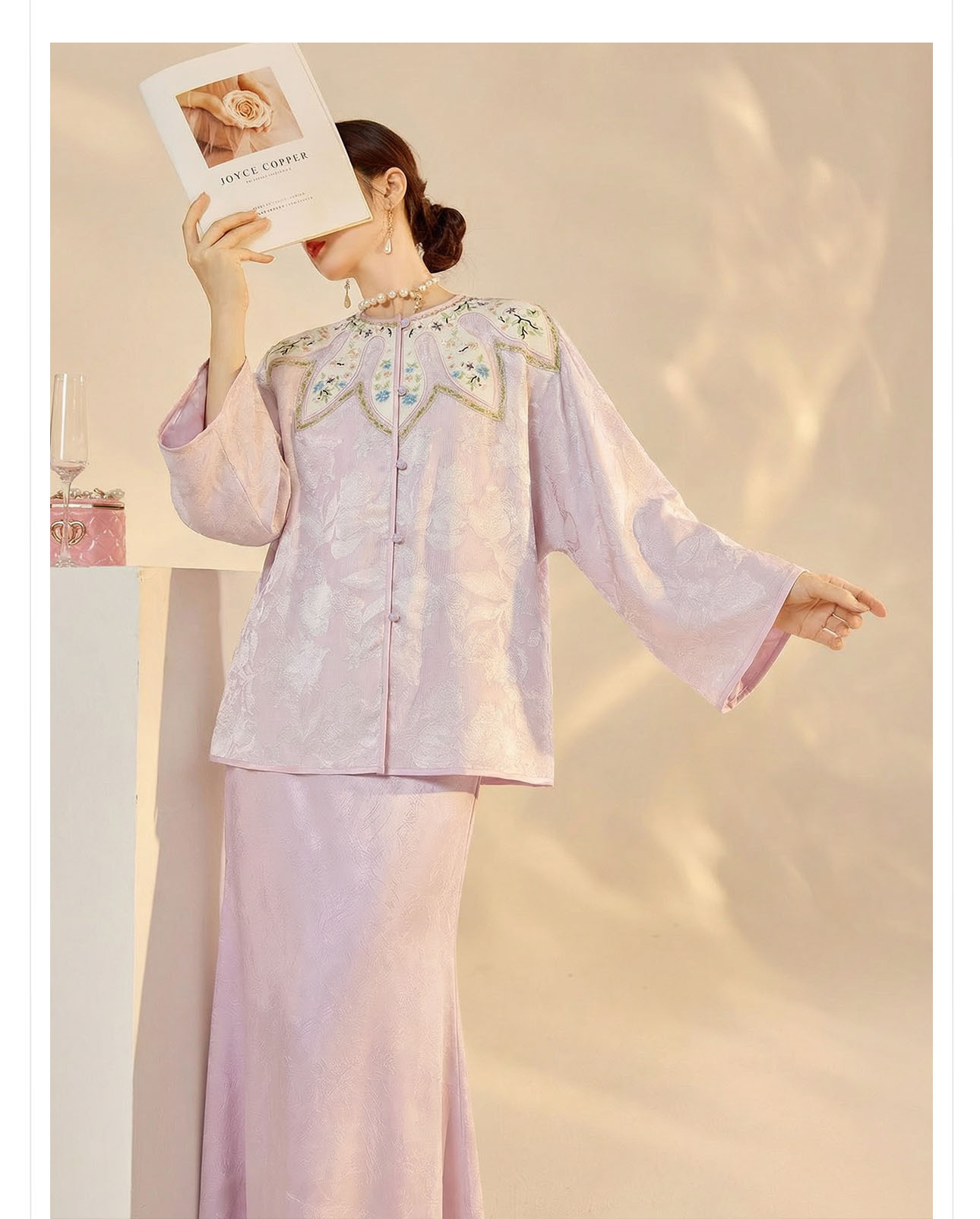 Áo sơ mi nữ thêu hoa kiểu Trung Hoa mới, phong cách cổ điển, nút áo jacquard sang trọng — màu tím nhạt chi tiết 6